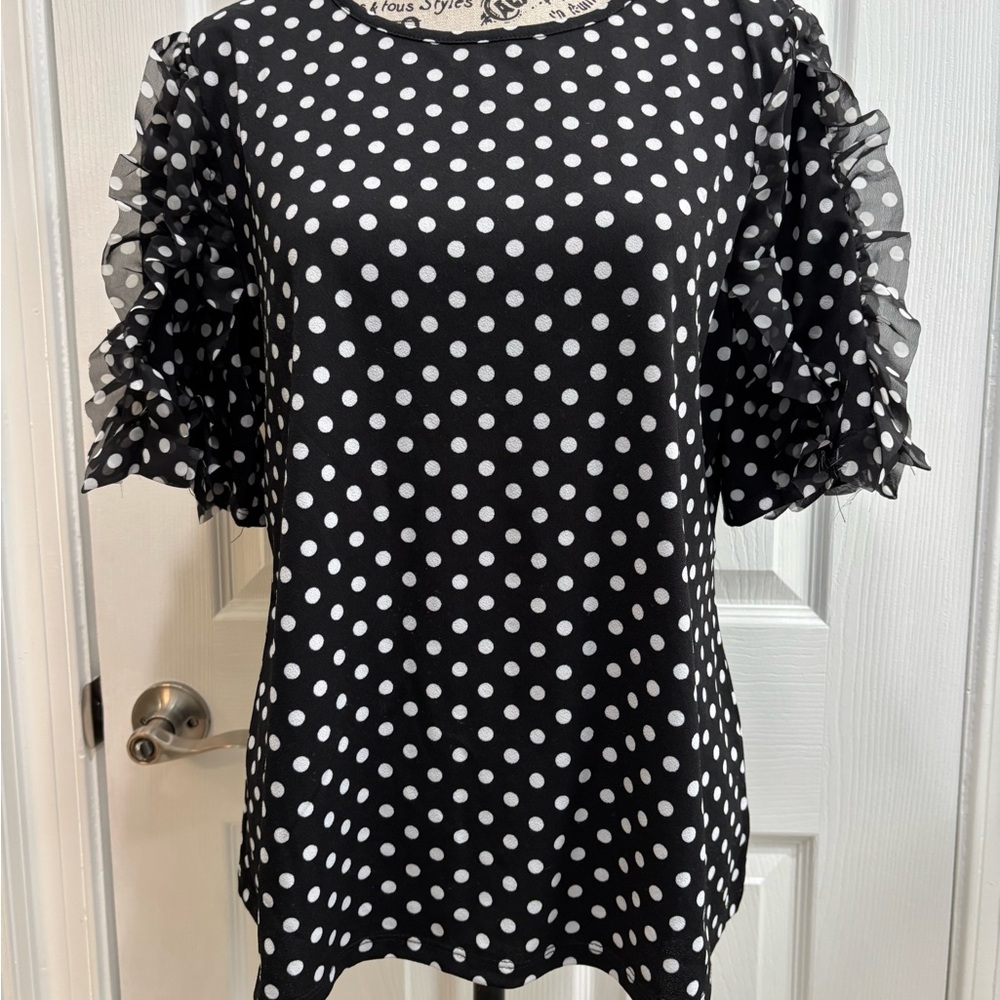 Black and White Ruffled Short Sleeve Blouse
